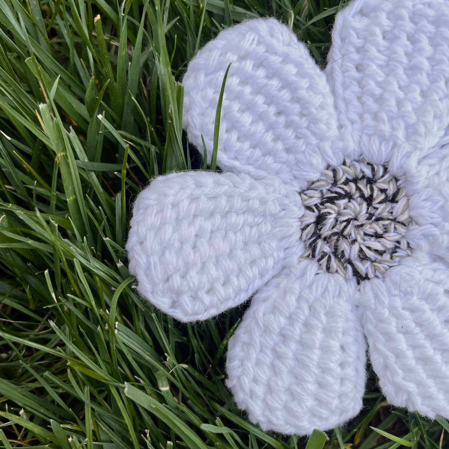 Daisy Bag Charm